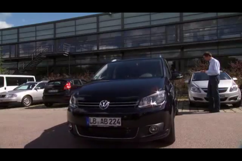 Valeo-Park4U-Automatic-Parking-System-02